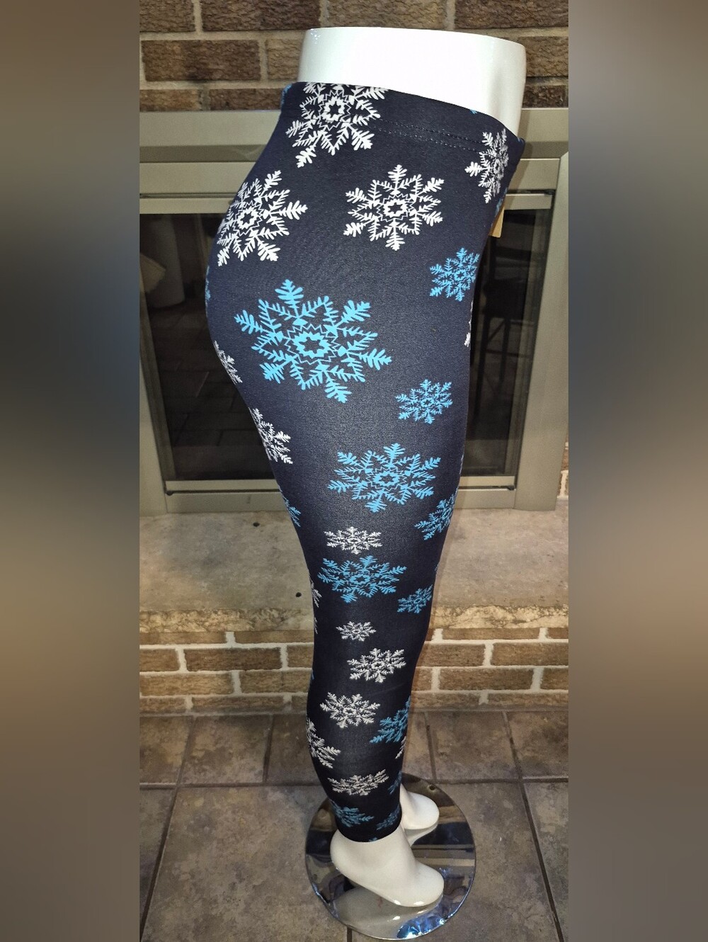 Just Cozy Women’s Fleece Leggings XS/S & M/L Dark Navy Snowflake Print